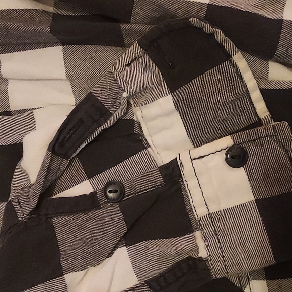 Arizona Jeans Flannel Top - Picture 5 of 6